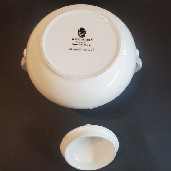 Wedgewood bone china made in England strawberry and vine - Picture 11 of 12